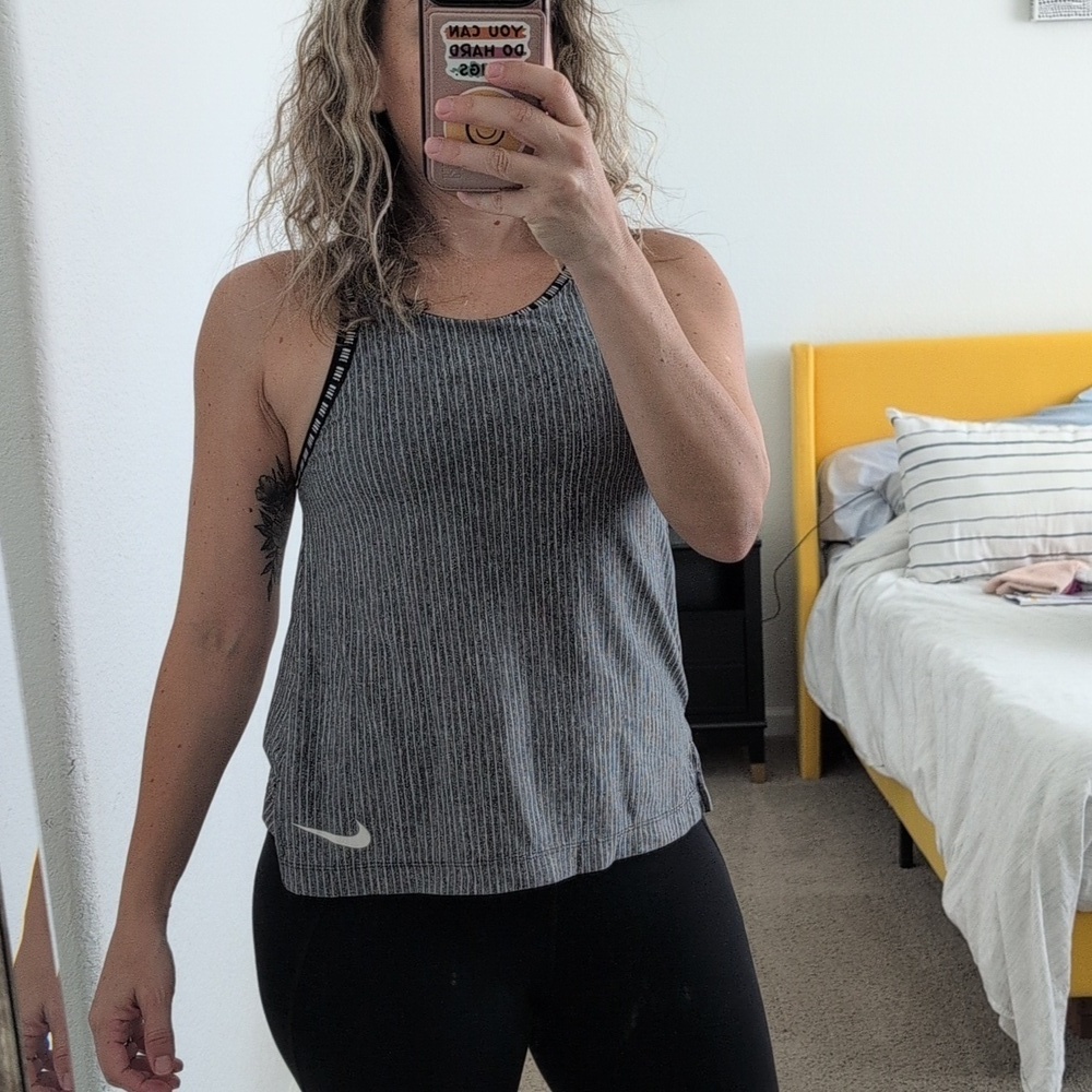 Nike Women’s Gray and‎ White Striped Tank Top with Built in Bra Size XS